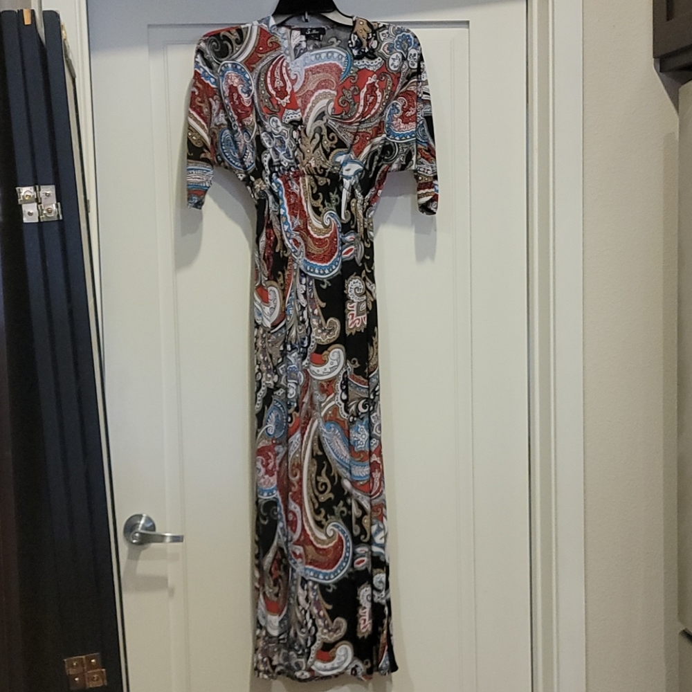 5th & Love Empire Waist Deep V-Neck Paisley Dress